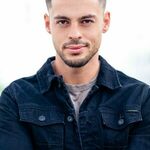 Chris Petrovski Fotoğrafı