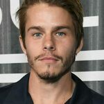 Jake Manley Fotoğrafı