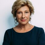 Olivia Silhavy Fotoğrafı