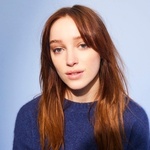 Phoebe Dynevor Fotoğrafı