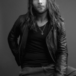 Zach McGowan Fotoğrafı